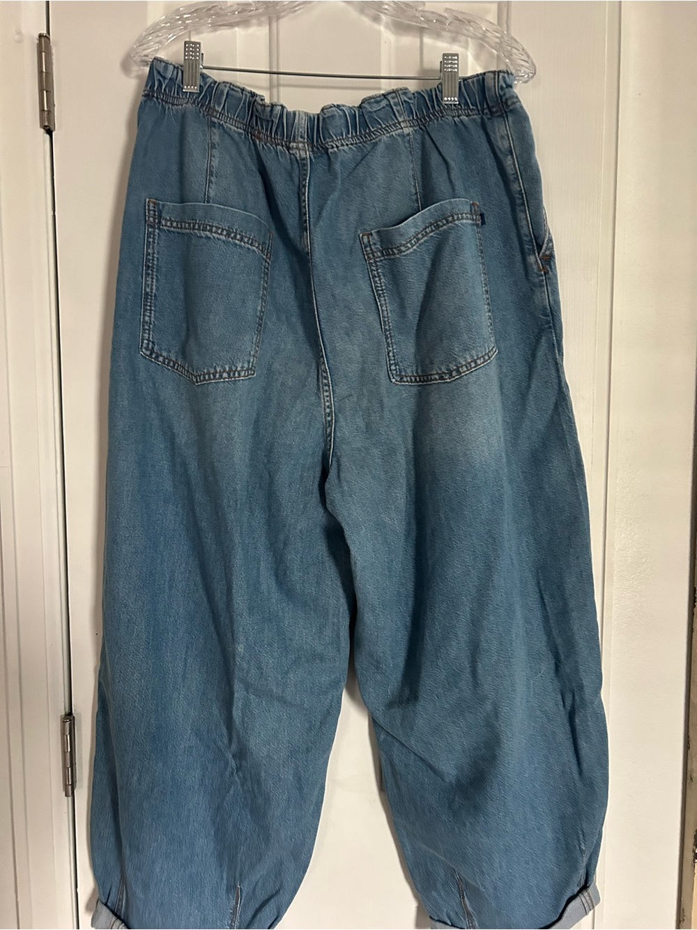 Pilcro Anthropologie Light Blue Cuffed Balloon Denim Boyfriend Jeans - EUC Sz 33 - Picture 2 of 8